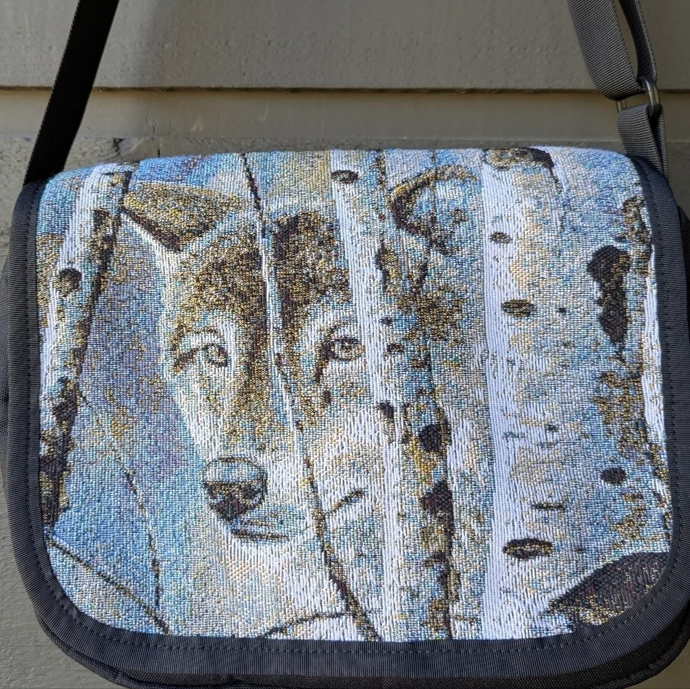 VTG 90s Wolf Aspens Tapestry Crossbody Saddlebag Black